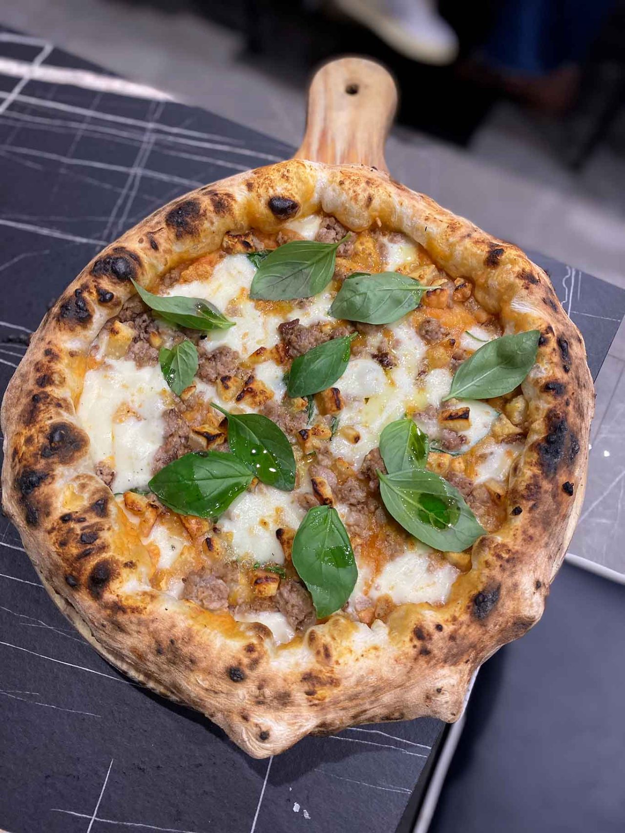 la pizza 45 minuti di Giuseppe Bove alla pizzeria Il Segreto di Pulcinella a Montesarchio
