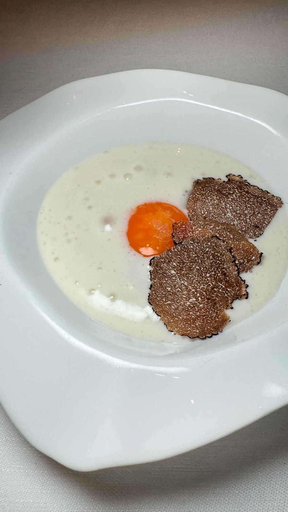 l'uovo e tartufo del ristorante Don Alfonso 1890 a Sant'Agata sui Due Golfi