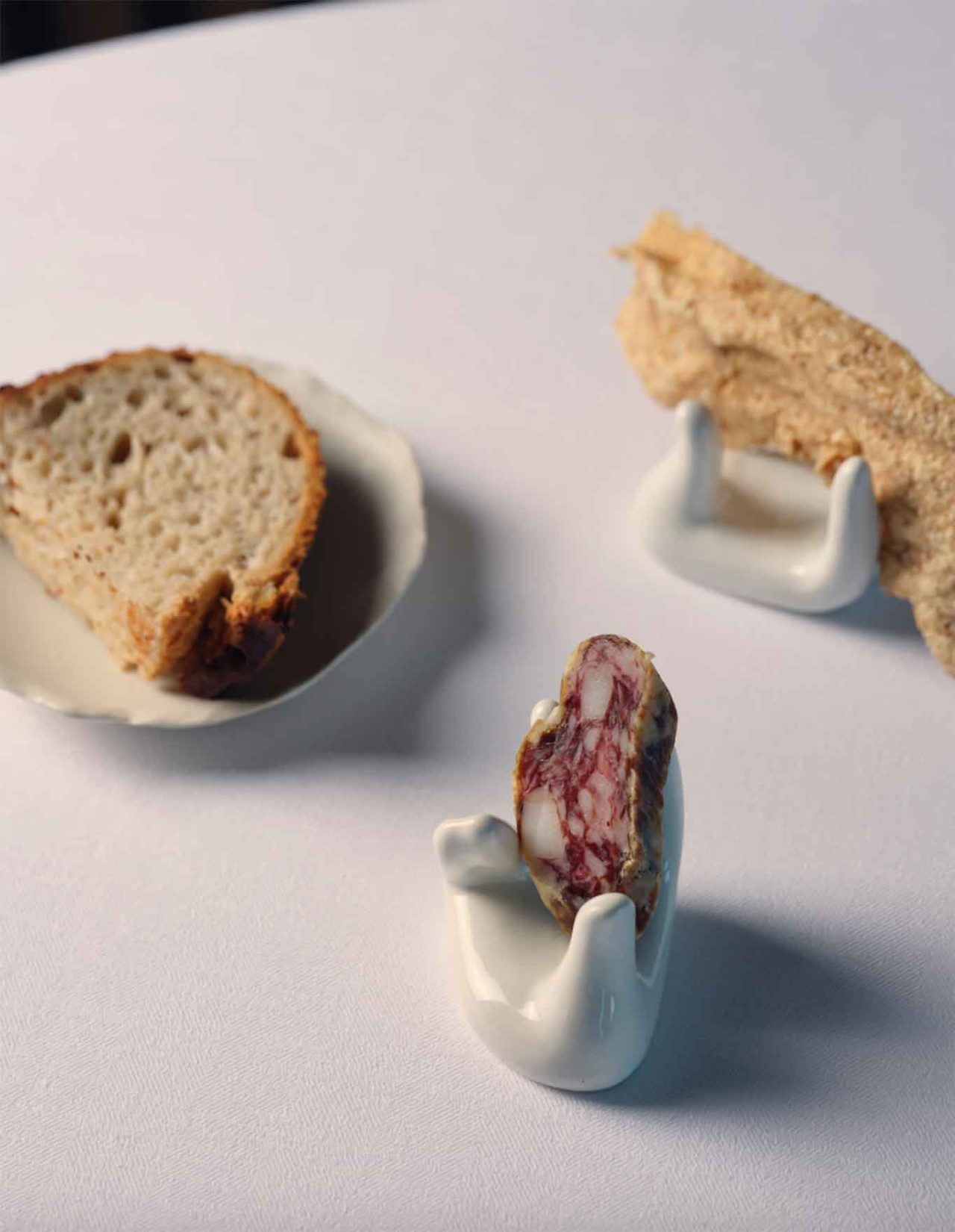 pane salame e farro al ristorante Elementi nel resort Borgobrufa in Umbria 