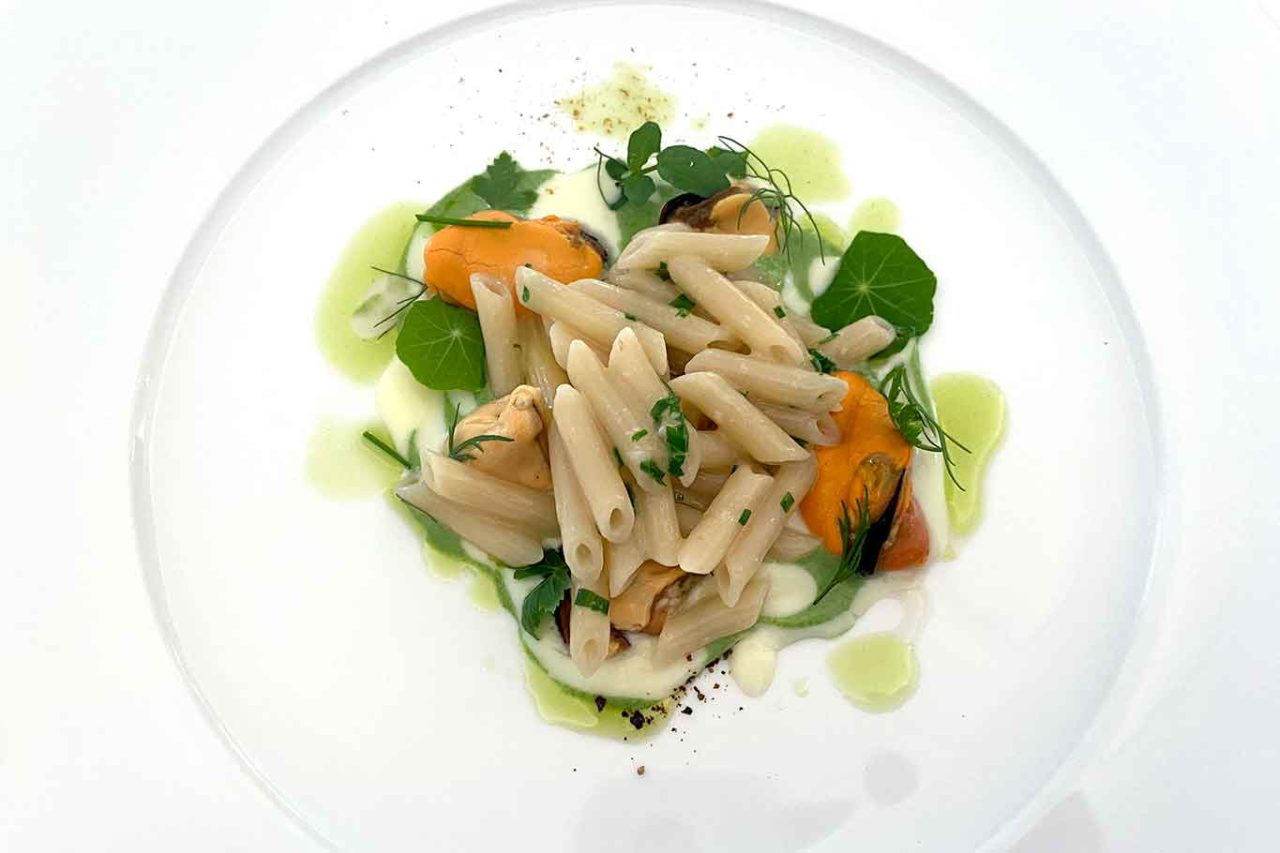 pasta pepi cozze e pecorino al ristorante Marotta a Squille