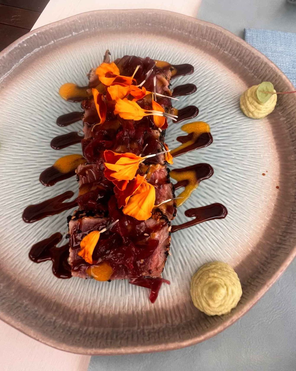 tataki di tonno di Bazzano Beach, stabilimento e ristorante a Sperlonga