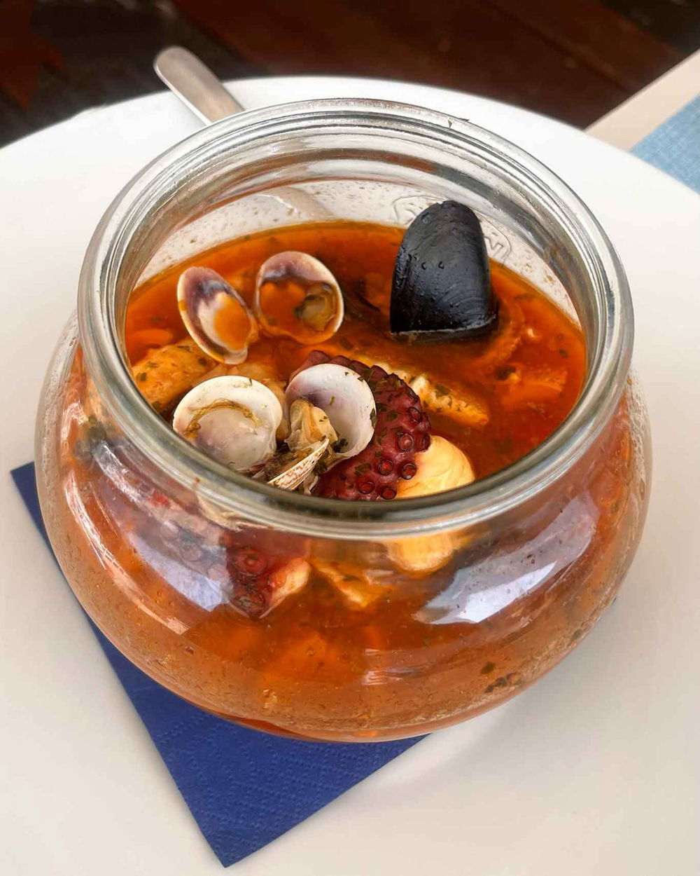 la zuppa di pesce di Bazzano Beach, stabilimento e ristorante a Sperlonga