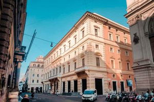 Enrico Bartolini apre a Roma con Quintero. Sakalis va in Chianti