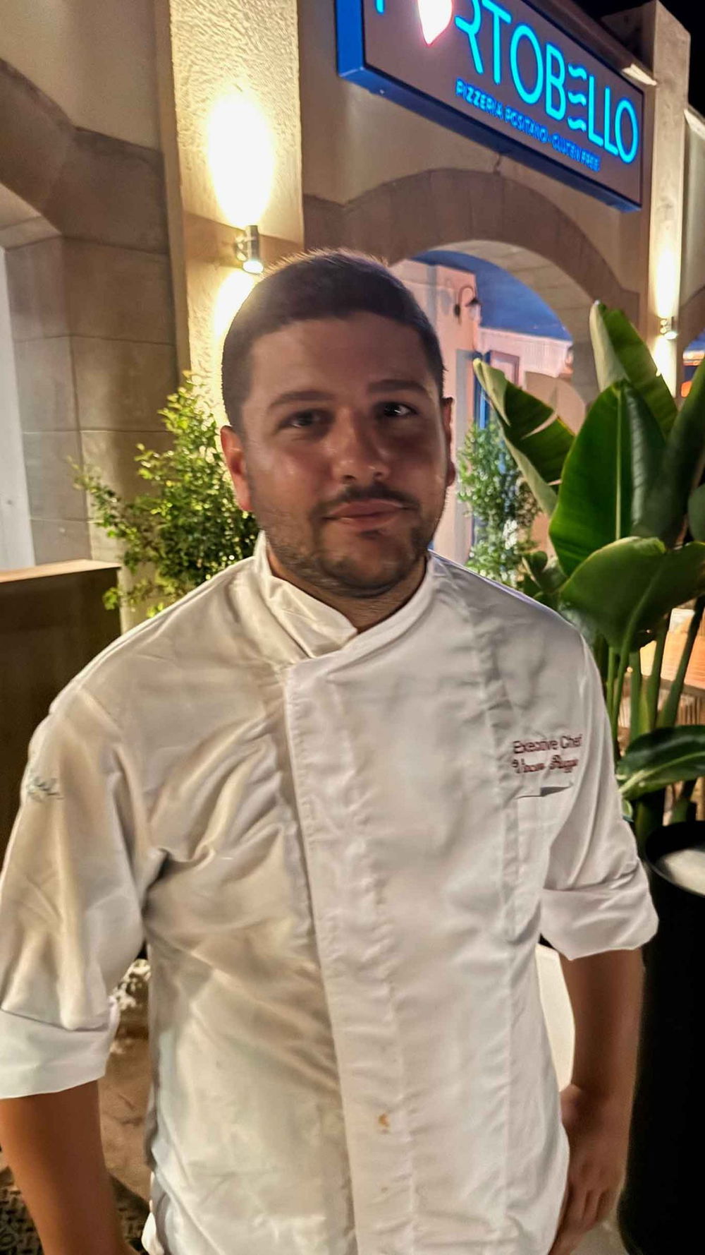 Vincenzo Ruggiero chef del ristorante Casa Seta sul porto di Acciaroli in Cilento