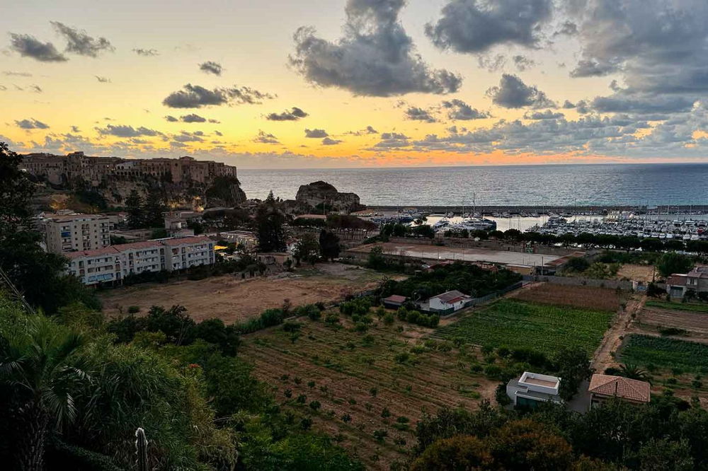 il panorama del ristorante De' Minimi all'hotel Villa Paola a Tropea in Calabria