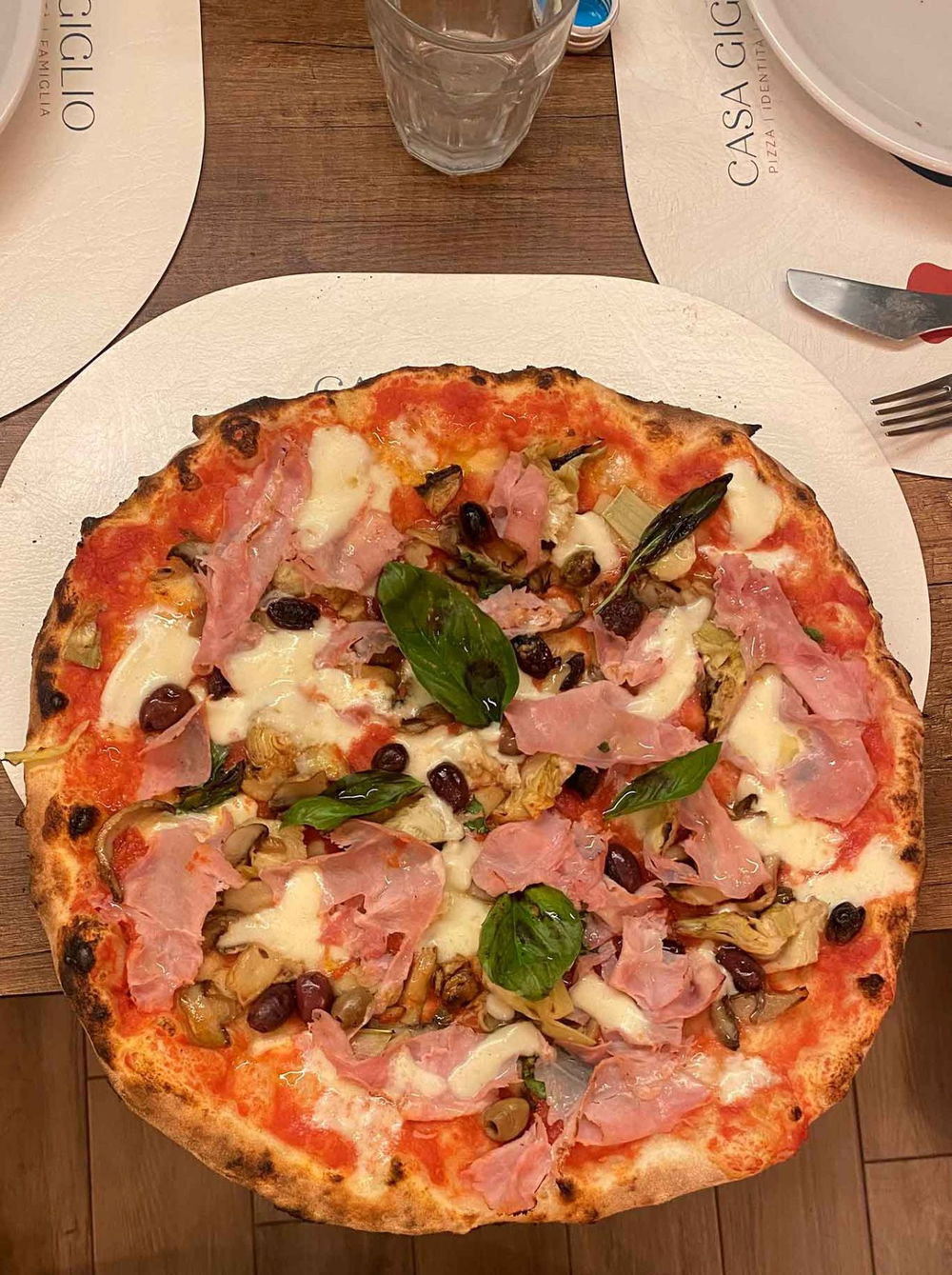 la pizza capricciosa della pizzeria Casa Giglio ad Acerra