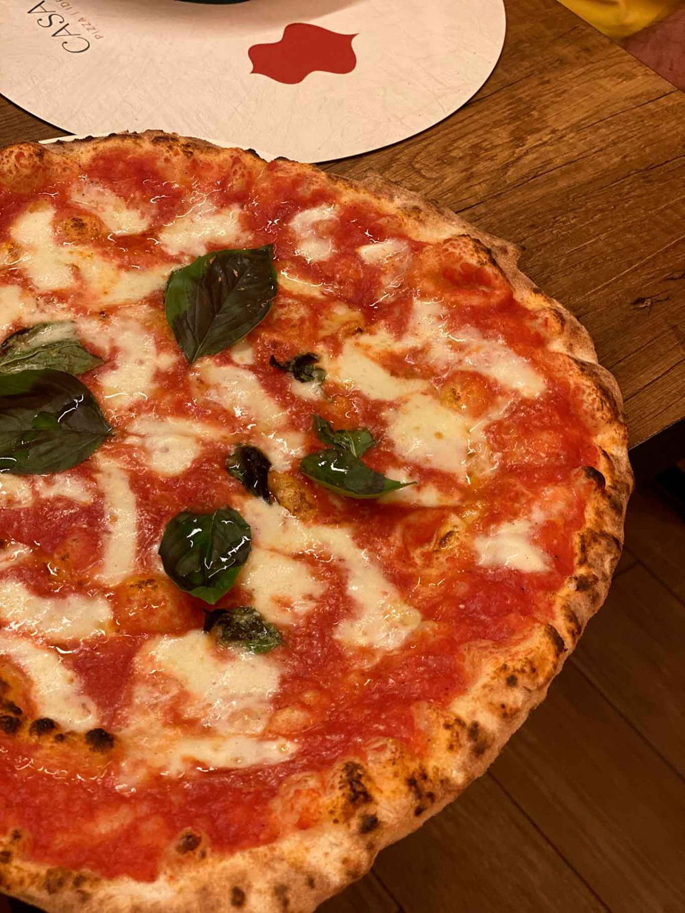 la pizza margherita della pizzeria Casa Giglio ad Acerra