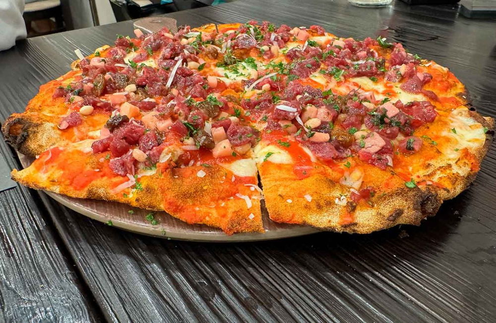 la pizza Braciolami di Diego Vitagliano al Campionato della Pizza 2025