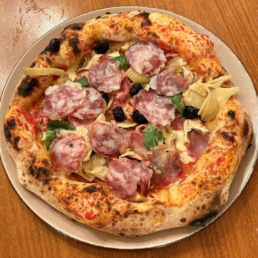 la pizza Castellana della pizzeria Le Grotticelle a Caggiano al Campionato