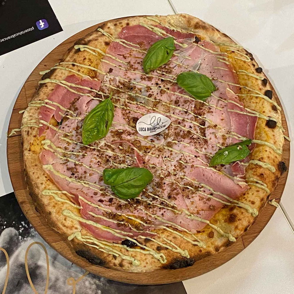 la pizza Don Michele della pizzeria Luca Brancaccio a Caserta per il Campionato 2025