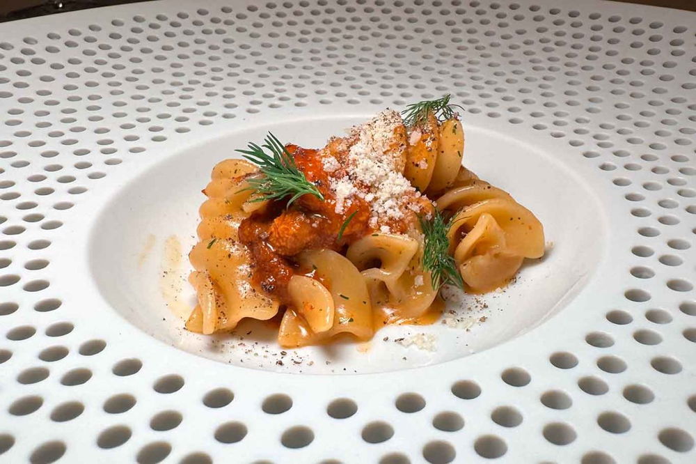 eliche cacio e pepe con ricci di mare del ristorante Tre Olivi a Paestum
