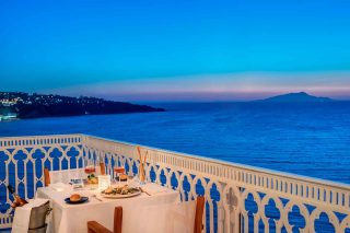 Il ristorante Vesuvio dell&#8217;Hotel Mediterraneo in Penisola Sorrentina