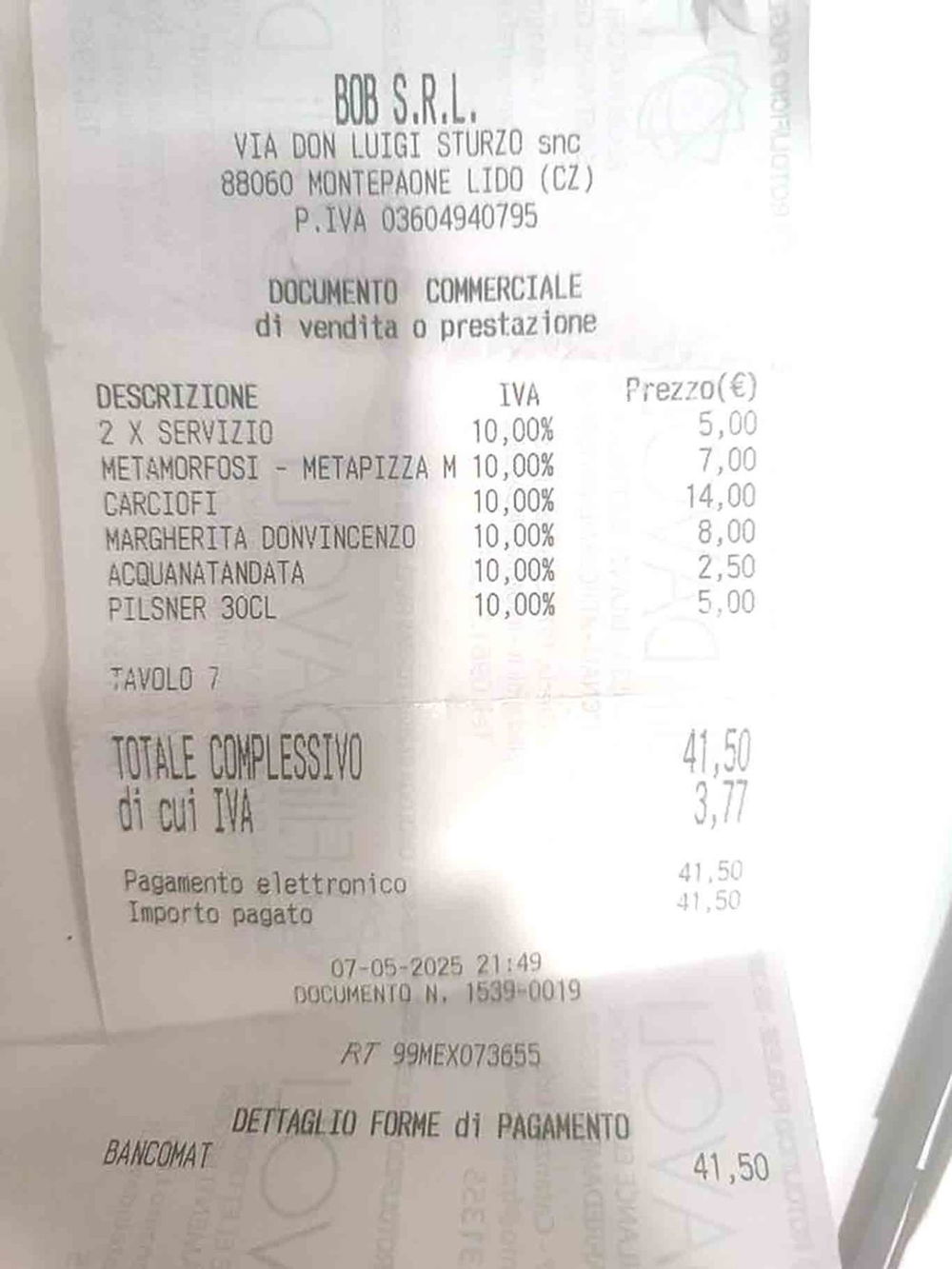 lo scontrino della pizza fritta che ha assegnato il premio schiumarola