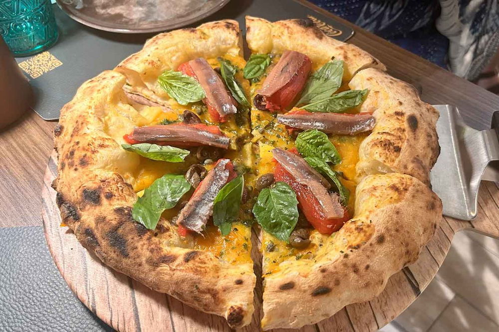 la pizza Ammiraglia della pizzeria I Masanielli di Sasà Martucci a Caserta nella sfida con La Bolla