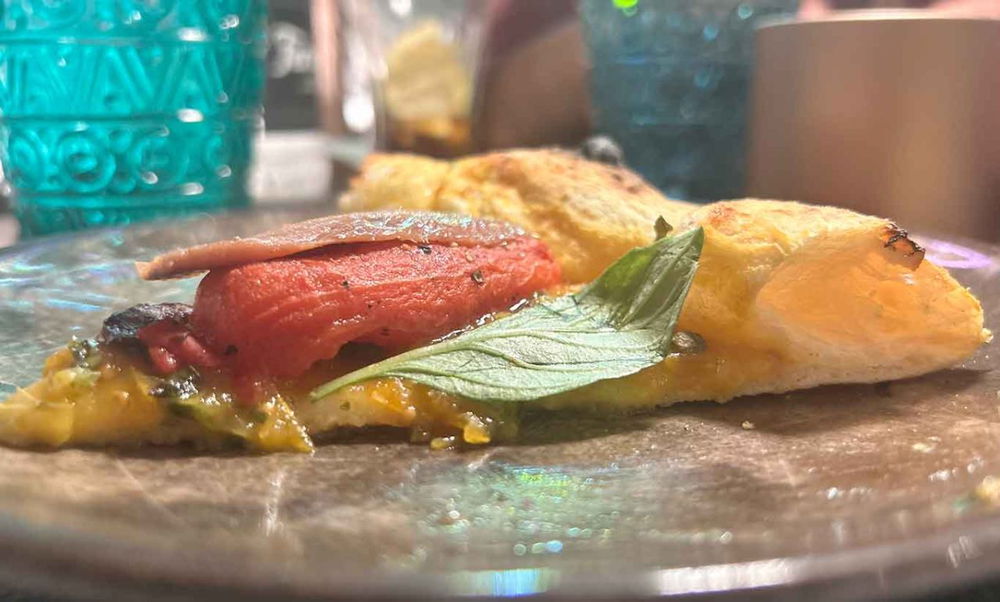 la pizza Ammiraglia della pizzeria I Masanielli di Sasà Martucci a Caserta nella sfida con La Bolla
