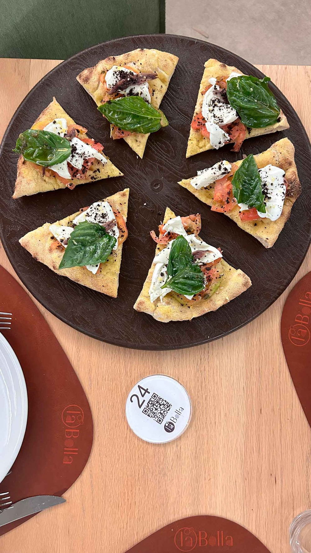 la pizza Viaggio Caprese della pizzeria La Bolla di Caserta nella sfida con Sasà Martucci