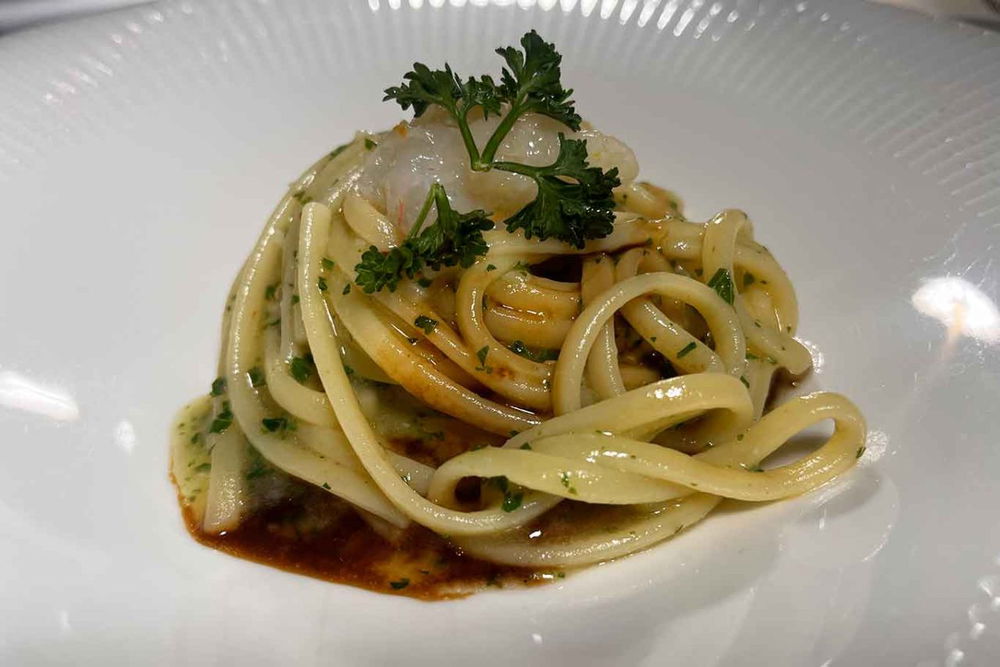 linguine con scampi e colatura di alici dello Sky Restaurant Hotel Aleph a Roma