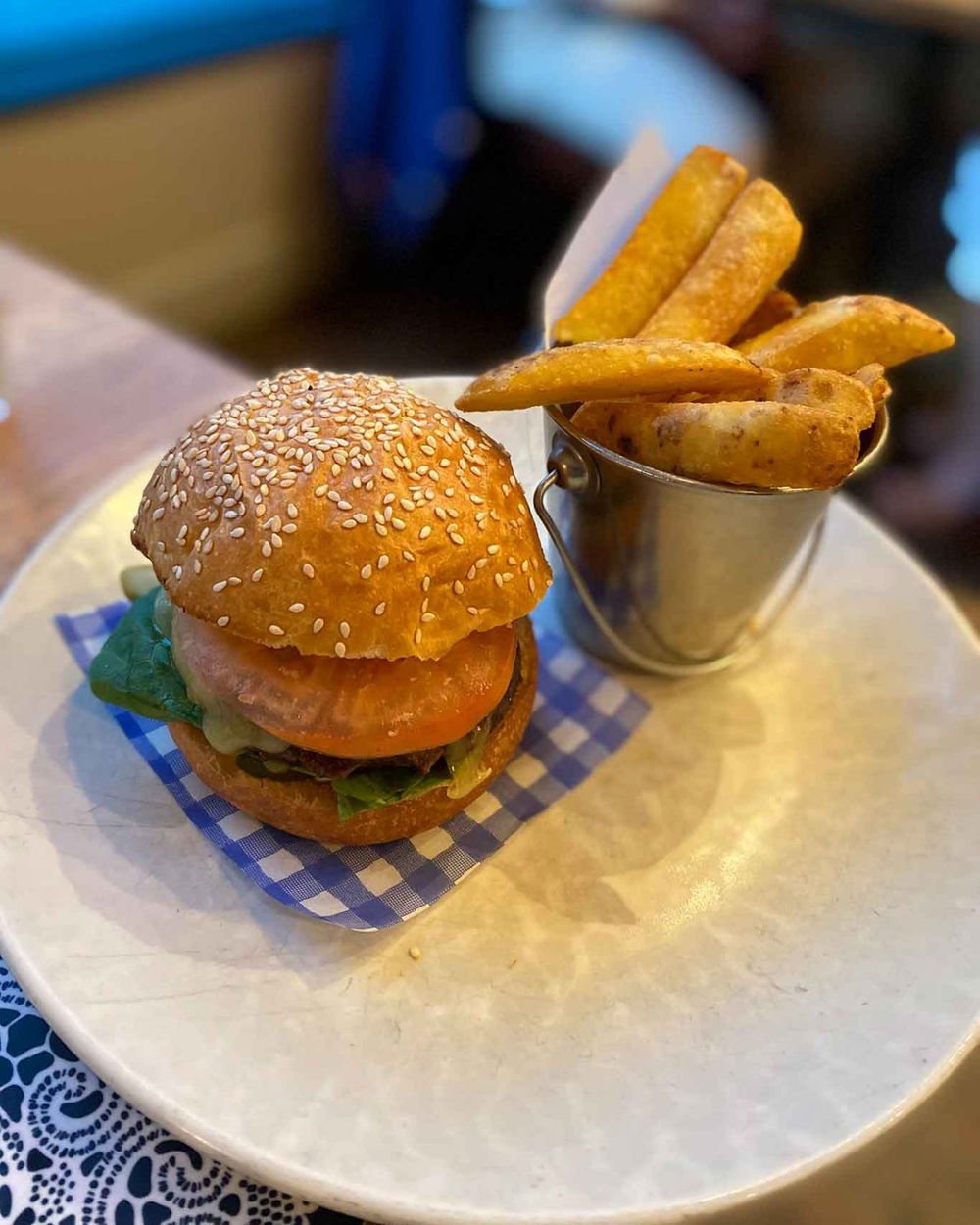 l'hamburger al pub The Scran & Scallie a Edimburgo