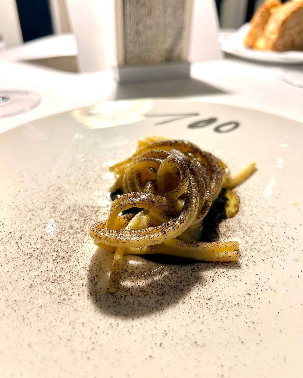 gli spaghetti Mario Giacomelli del menu Lab 25 al ristorante Uliassi a Senigallia