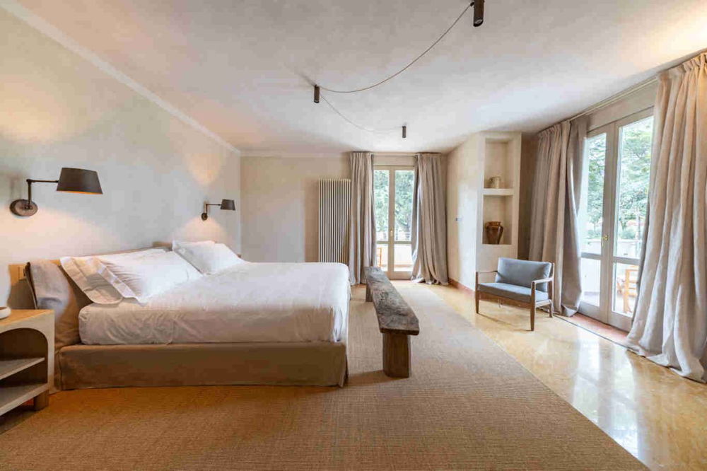 Una delle camere di Villa Yeppa, hotel di charme