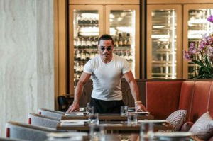 Il ristorante Nusr-Et di Salt Bae a Milano: com’è e quanto costa