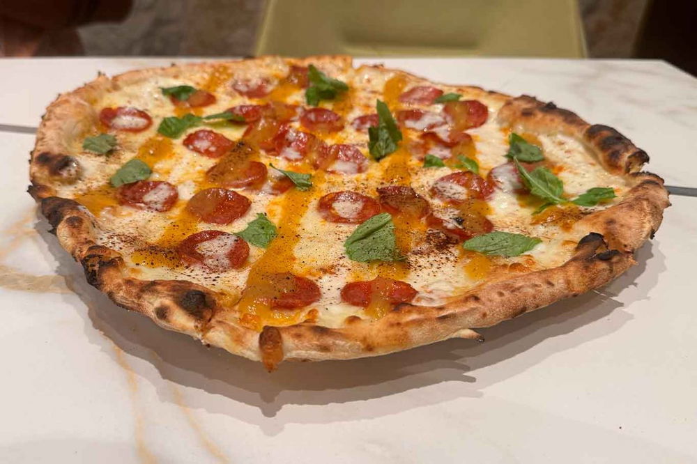 Non è una pizza per napoletani della pizzeria Bro. a Napoli