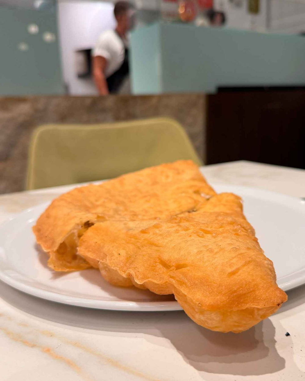 Il ripieno fritto della pizzeria Bro. a Napoli