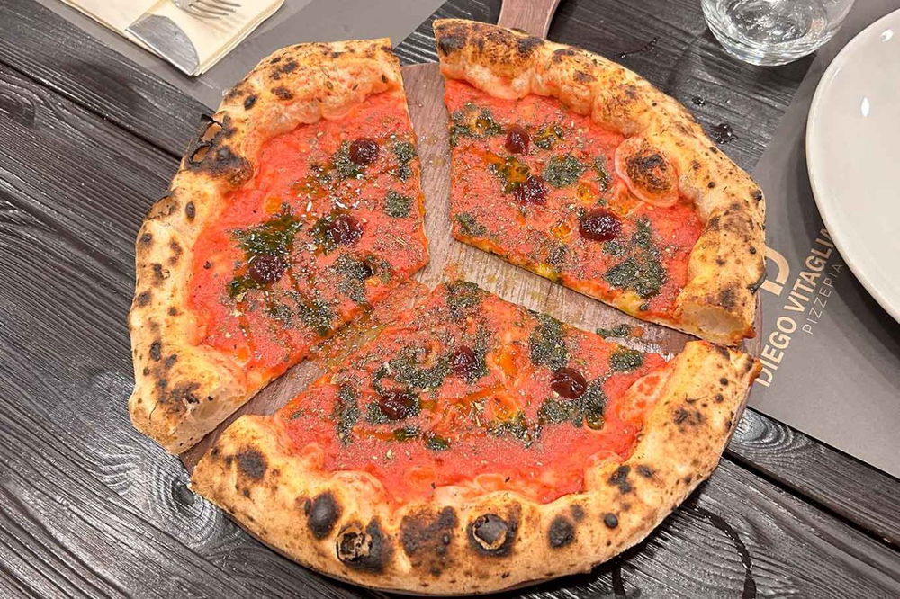 la pizza Marinara Sbagliata di Diego Vitagliano nella sfida con Carlo Sammarco