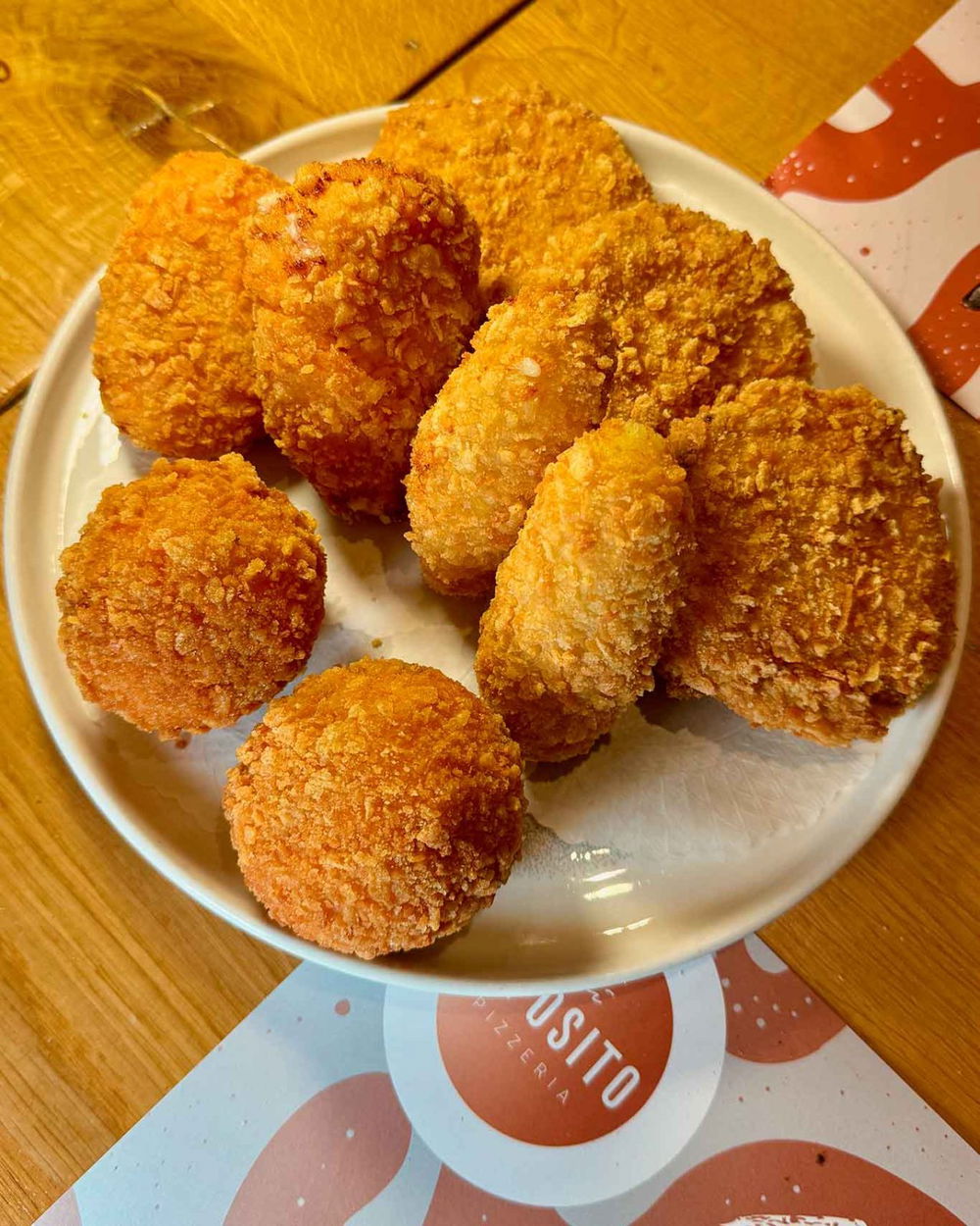 I fritti della pizzeria Gli Esposito a Salerno nella sfida con la pizzeria L'Ammaccata
