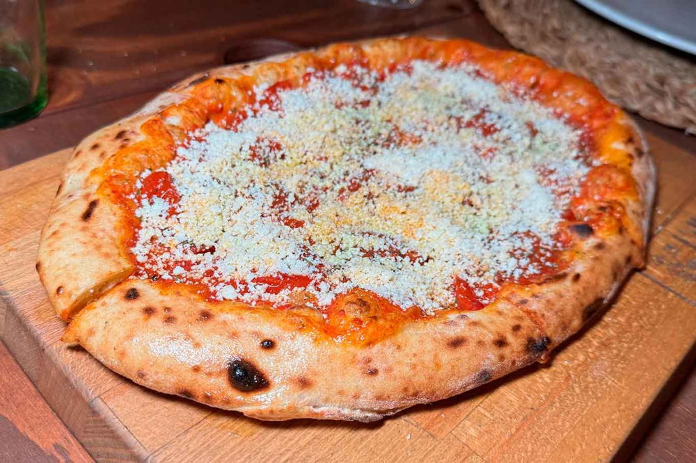 La pizza Ammaccata Originale della pizzeria L'Ammaccata a Casal Velino in Cilento nella sfida con Gli Esposito