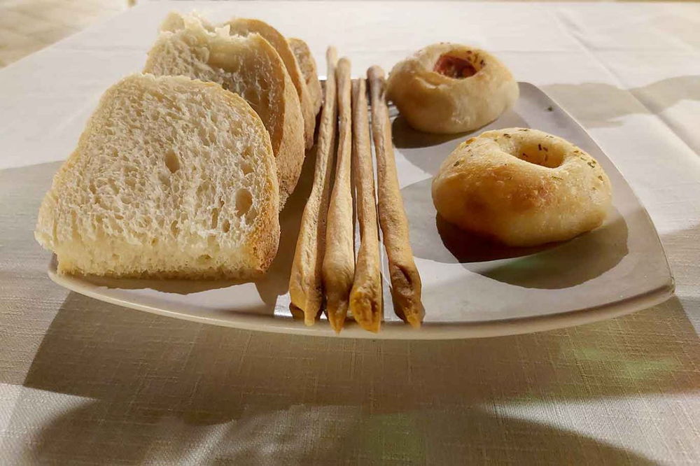 il pane del ristorante Gusto Primitivo a Manduria
