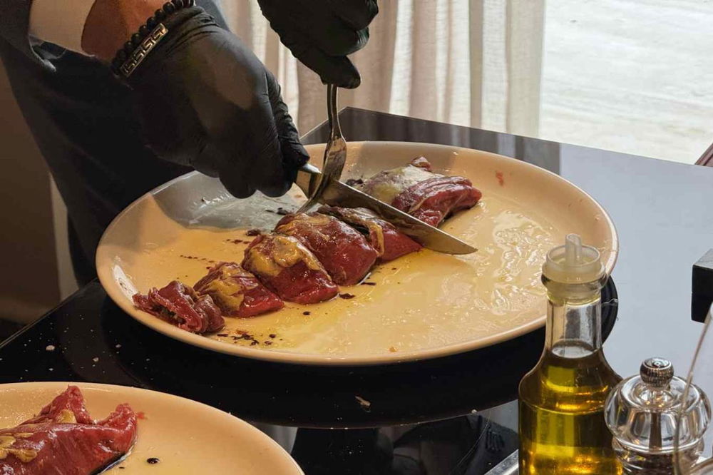 ristorante salt bae milano carpaccio servizio