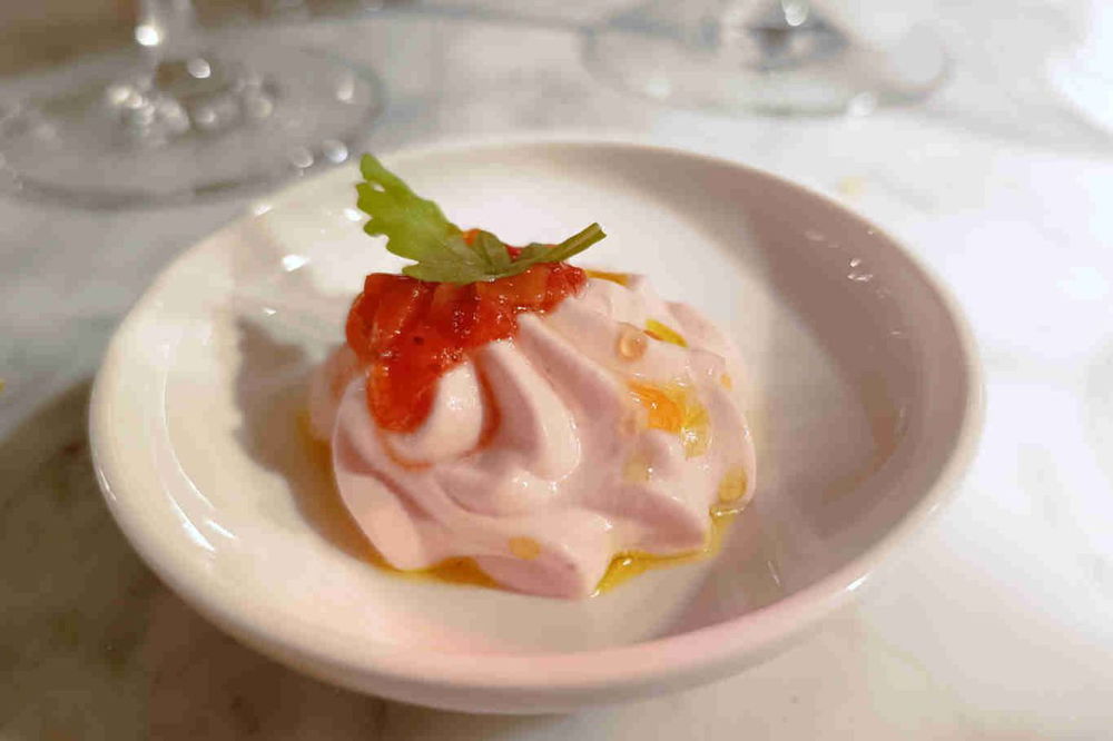 mousse di fragole e gel di limone da Anavà a Roma