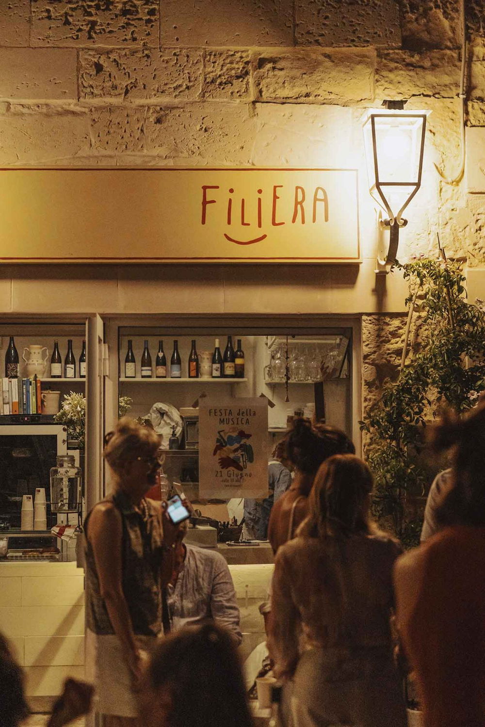 L'ingresso di Filiera Cafè a Lecce