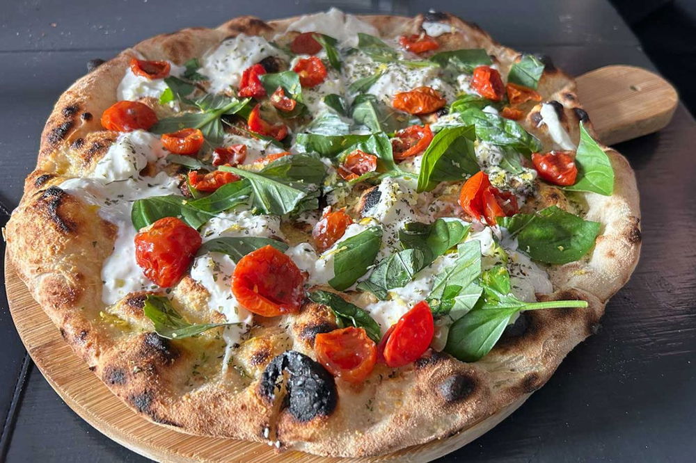 la focaccia di Davide Ruotolo di Palazzo Petrucci a Napoli che sfida Pepe in Grani a Caiazzo