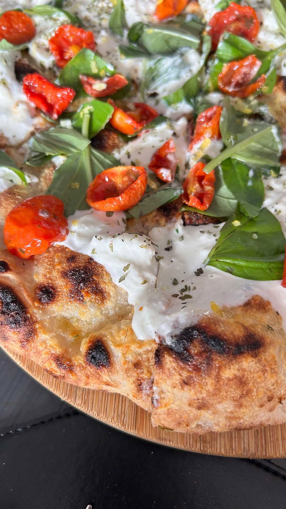 la focaccia di Davide Ruotolo di Palazzo Petrucci a Napoli che sfida Pepe in Grani a Caiazzo