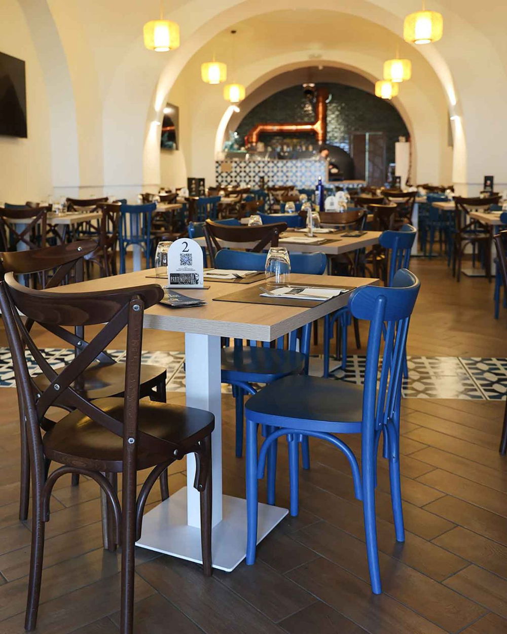 la sala della pizzeria Concetto Partenopeo a Castellammare di Stabia