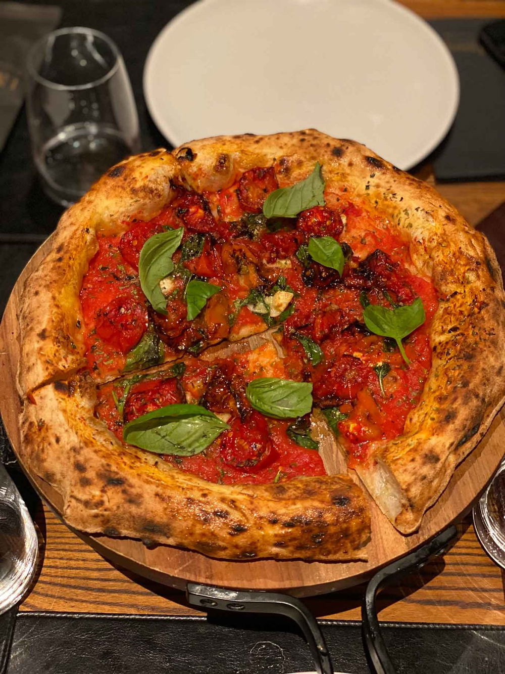 la pizza Stramarinara di Francesco Martucci nella sfida con Pietro Fontana al Campionato della Pizza 2025