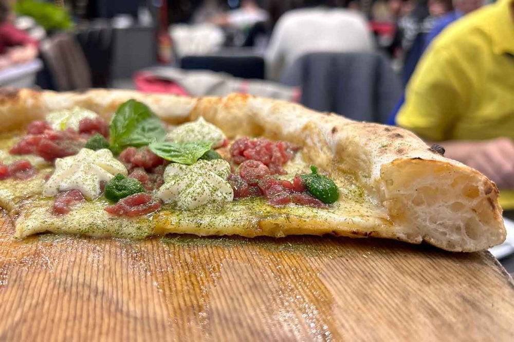 la pizza Quasi una tagliata della pizzeria Il Segreto di Pulcinella a Montesarchio nella sfida contro Decimo Scalo