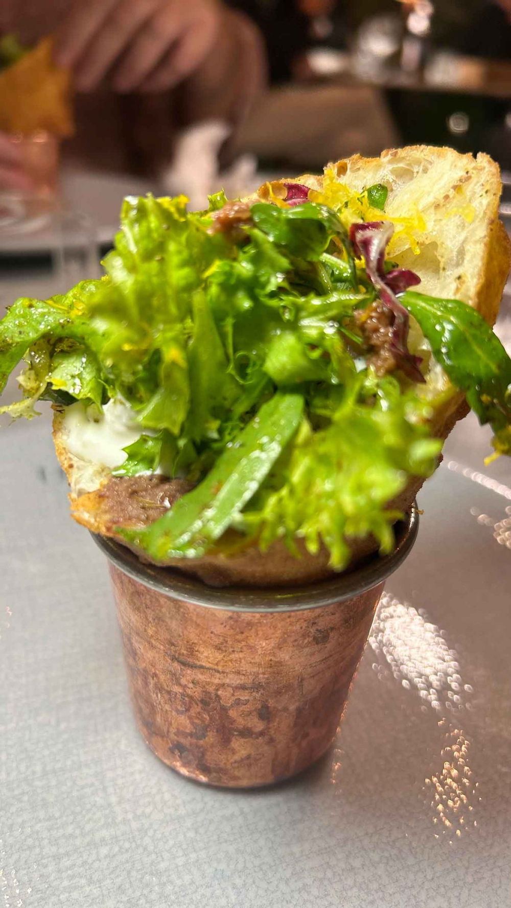 la pizza cono Contaminazione di Franco Pepe di Pepe in Grani a Caiazzo che sfida Palazzo Petrucci