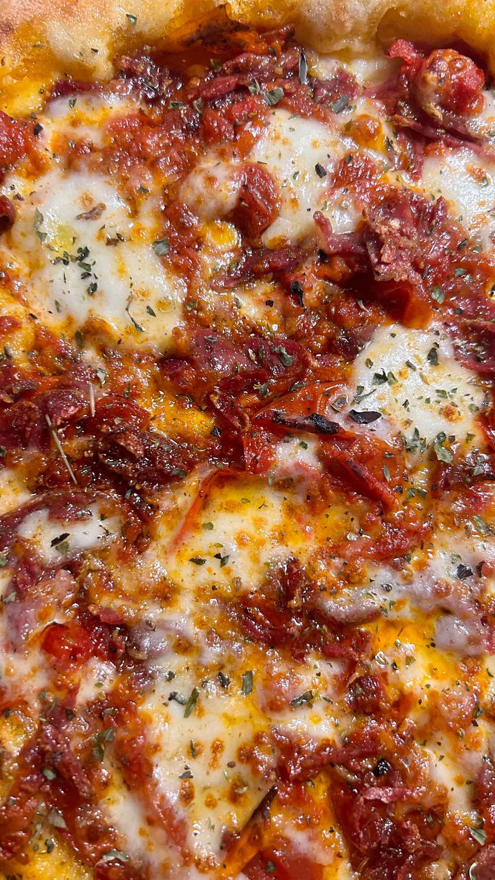 la pizza La Piccante di Franco Pepe di Pepe in Grani a Caiazzo che sfida Palazzo Petrucci