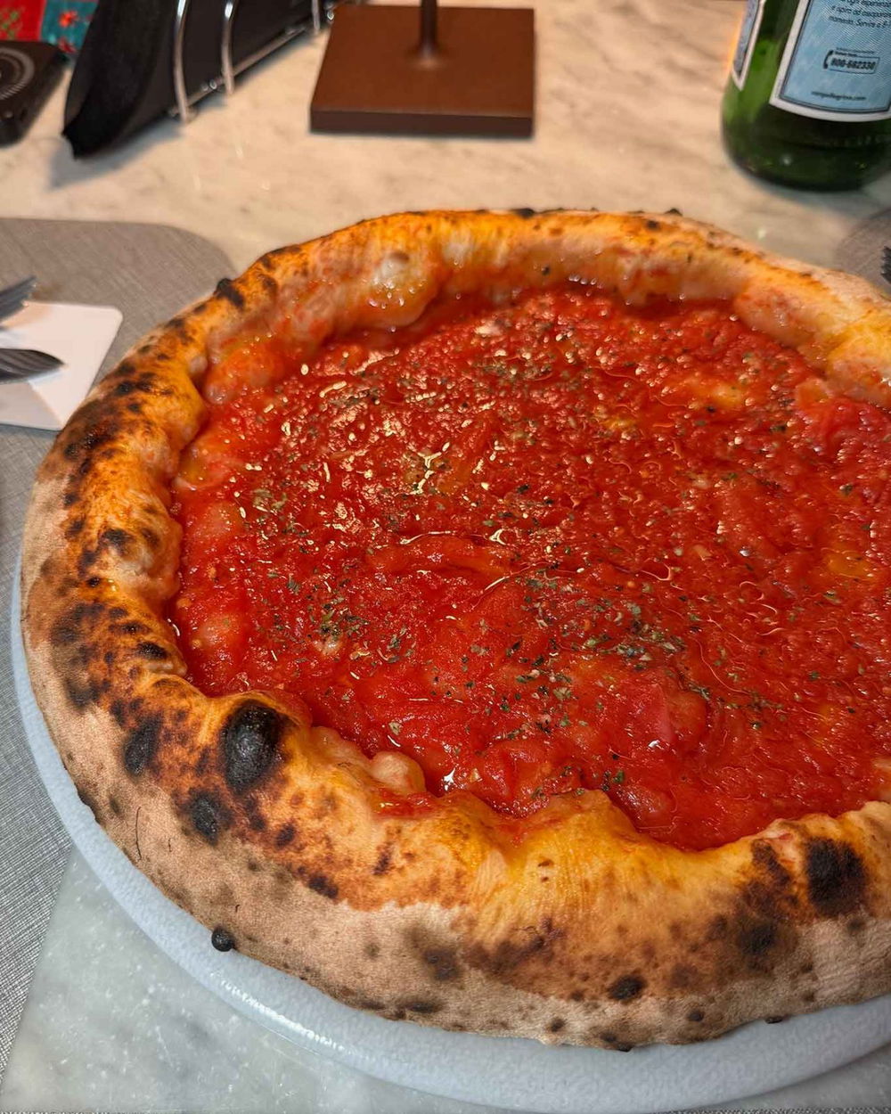 la pizza Marinara di Pepe in Grani a Caiazzo nella sfida con La Bottega Bruner