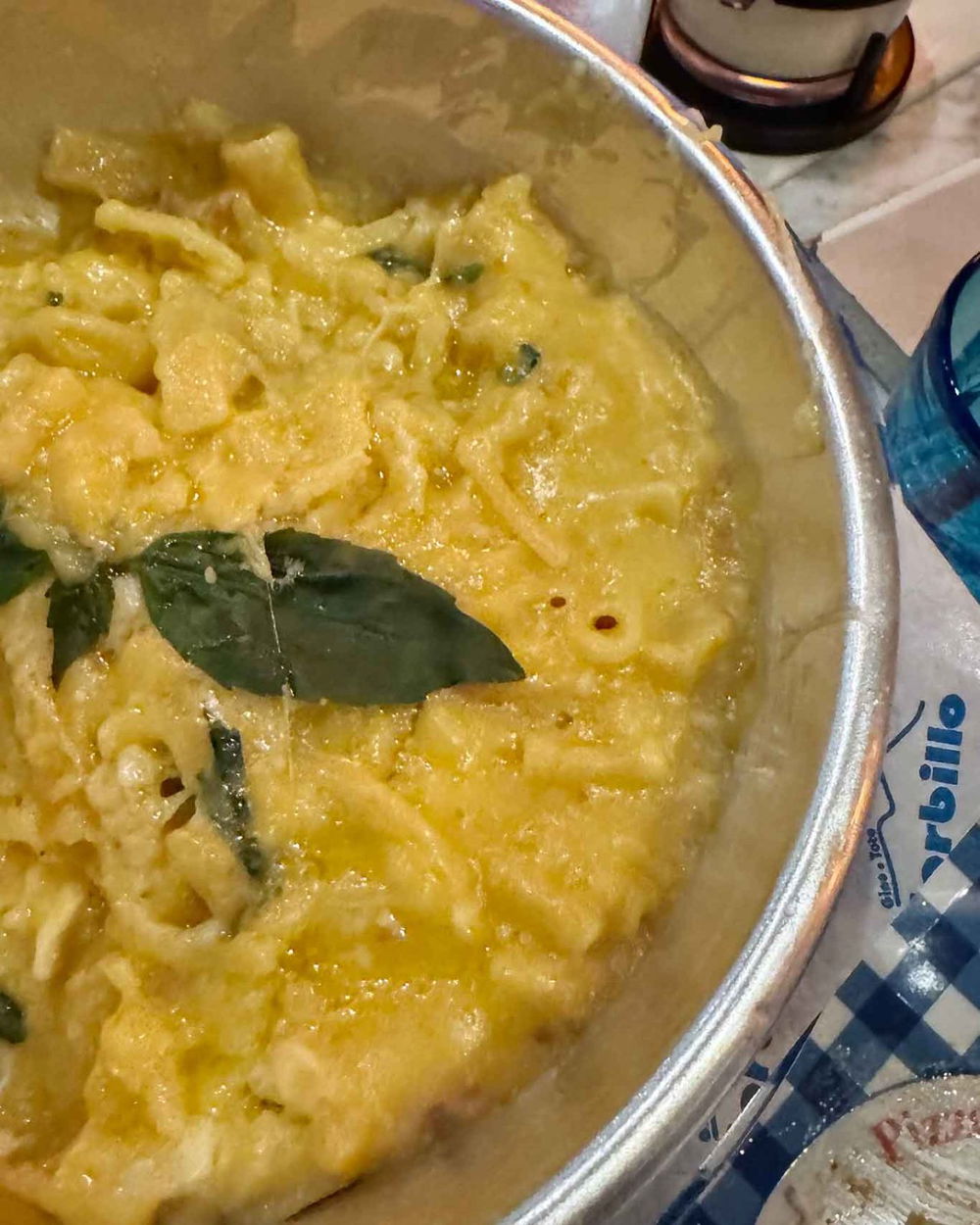 pasta patate e provola della pizzeria osteria Presepe Napoletano di Gino Sorbillo ai Tribunali di Napoli