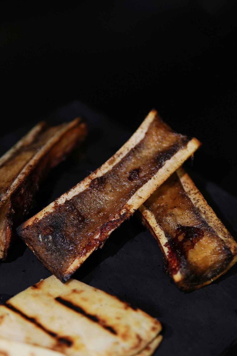 il midollo alla brace del ristorante di carne Nero9 Milano