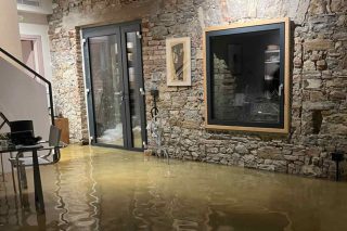 Ristorante stellato sotto il fango: Antonia Klugmann disperata