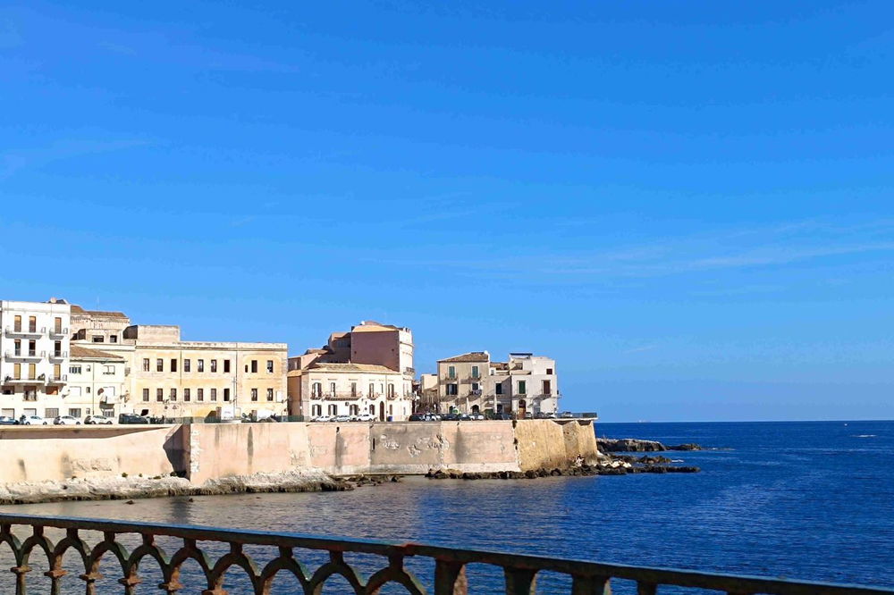 Il mare di Ortigia a pochi passi dal Cortile Spirito Santo 