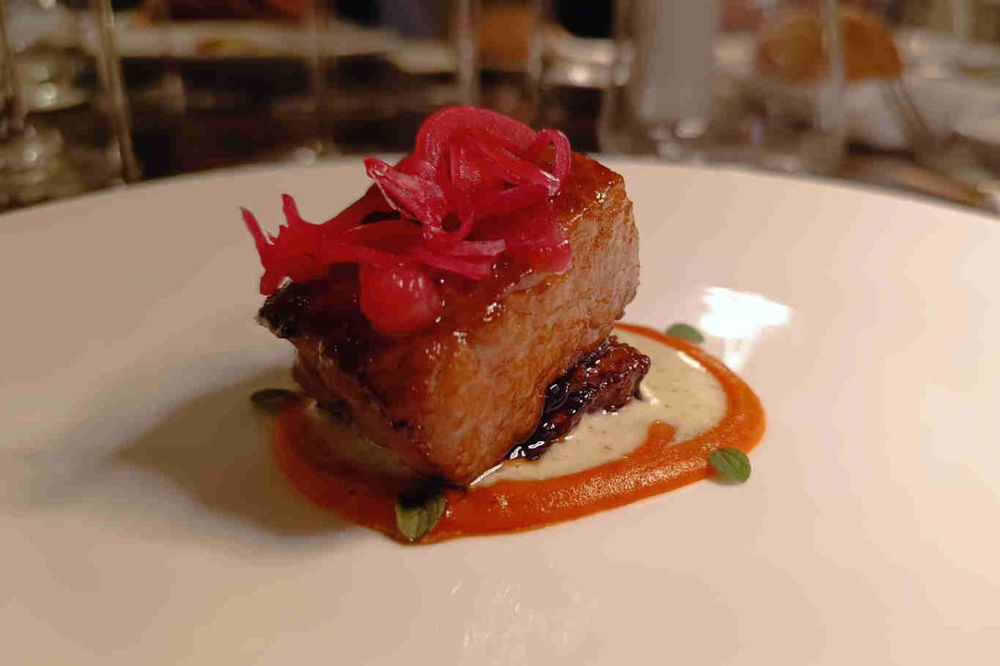 Cortile Spirito Santo ventresca di tonno con melanzana fondente