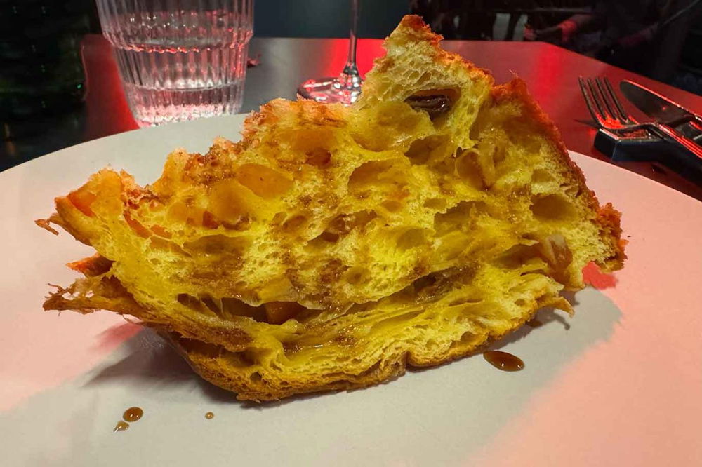 il panettone della pizzeria Futura Romana di Luca Pezzetta a Milano