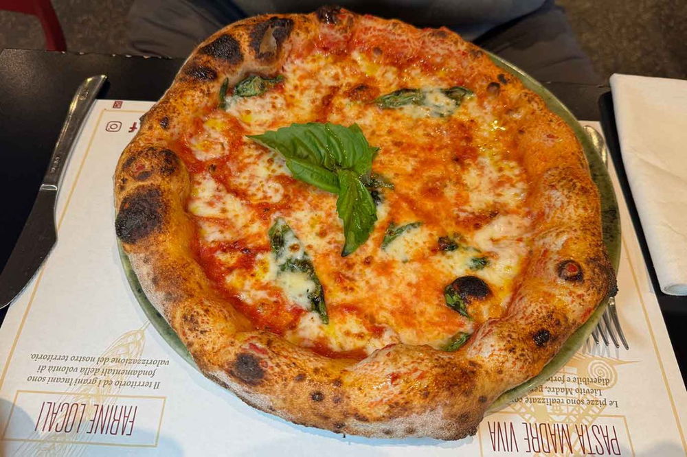 la pizza margherita della pizzeria Fandango a Potenza 