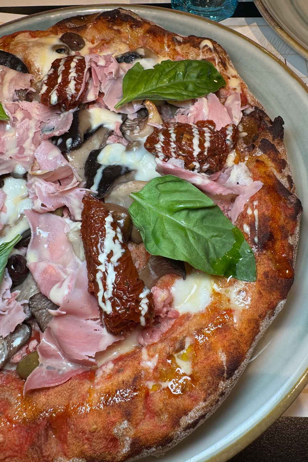 la pizza capricciosa della pizzeria Fandango a Potenza 